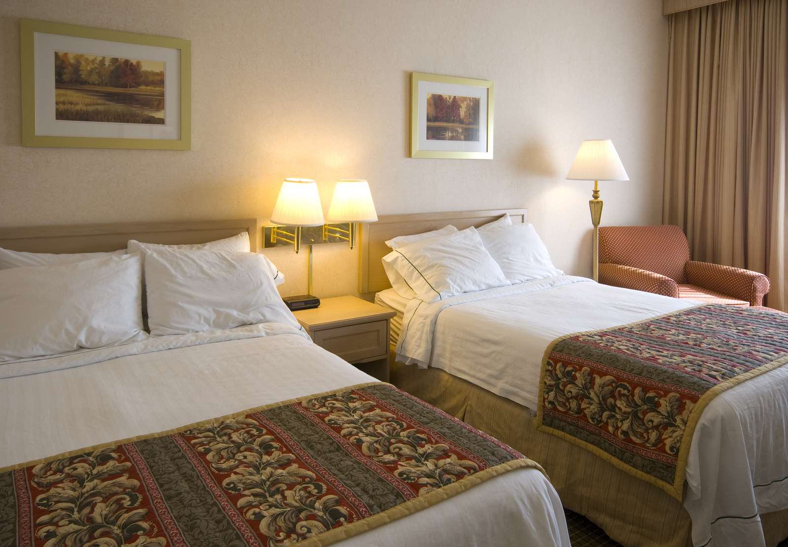 Pourquoi laisser les lumières allumées dans votre chambre d'hôtel lorsque vous n'y êtes pas?