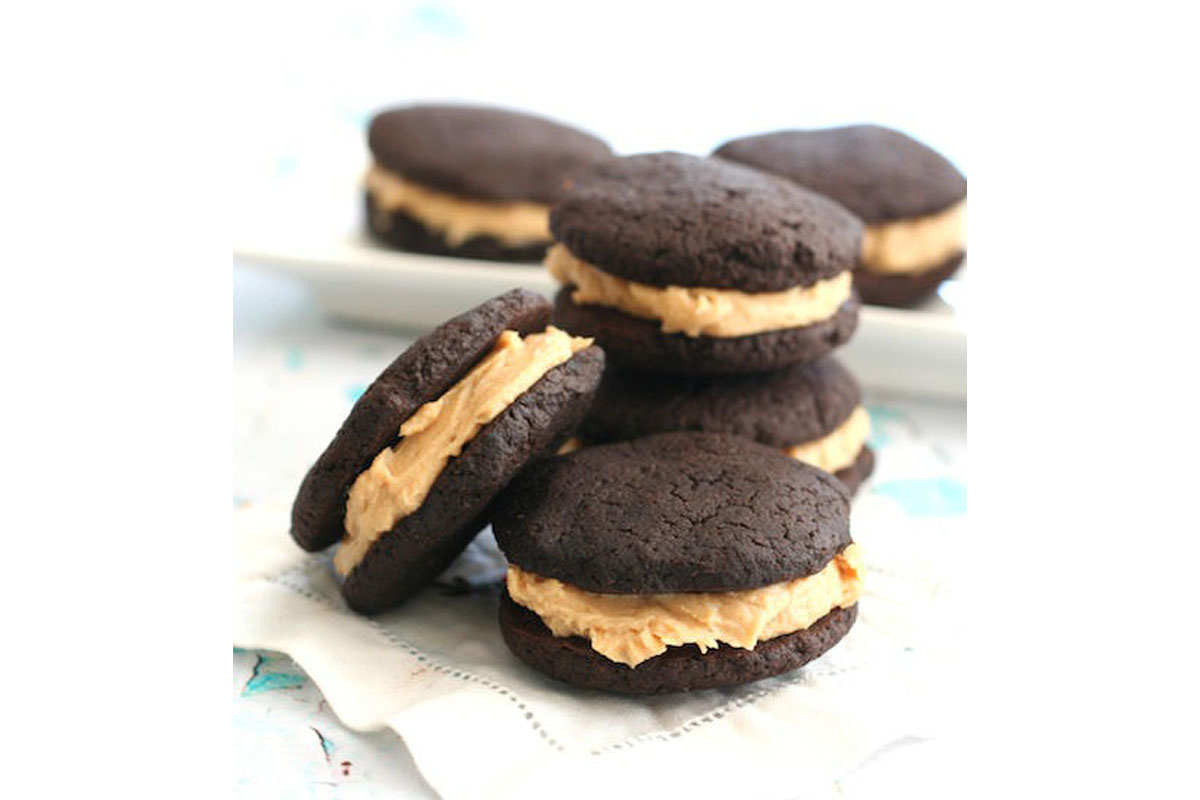 Chocolate peanut butter whoopie pies