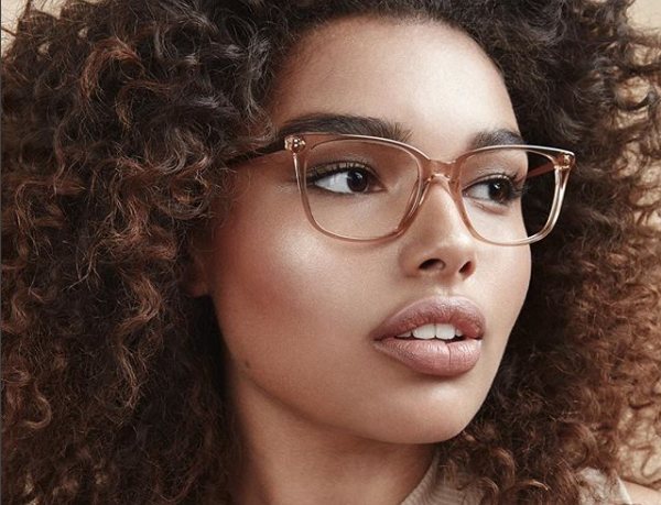 10 beauty tips for women who wear glasses