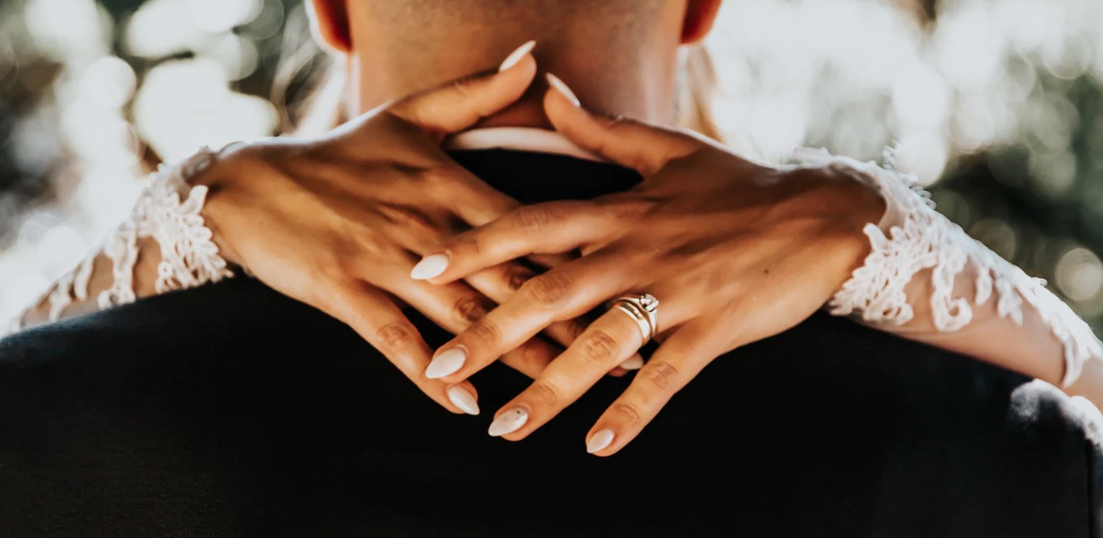 Wedding manicure: Inspiration to nail those ring shots