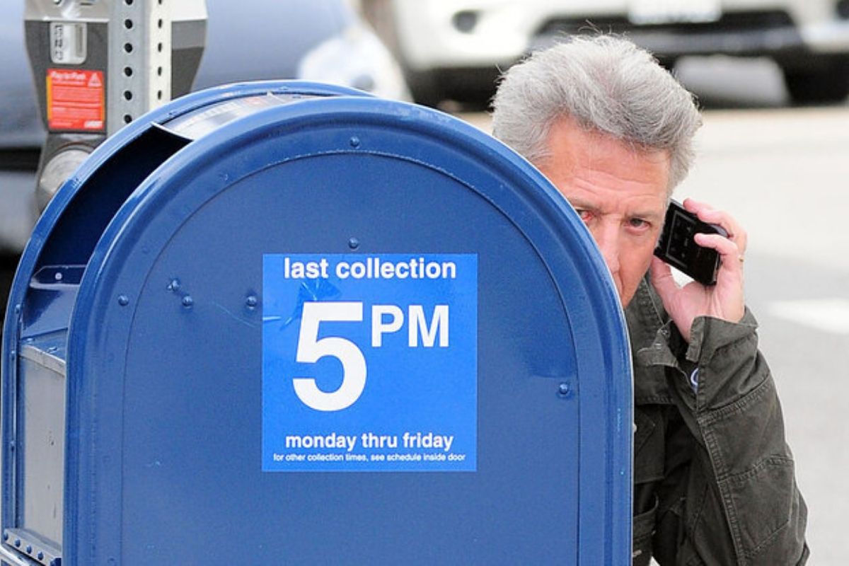The Most Absurd Ways Celebrities Have Avoided The Paparazzi