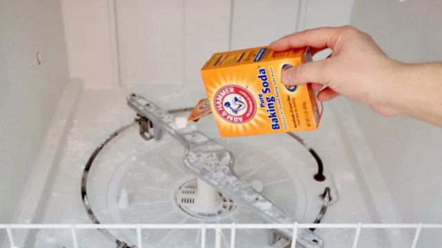 20 Impressive Baking Soda Hacks That Have Nothing to Do With Baking