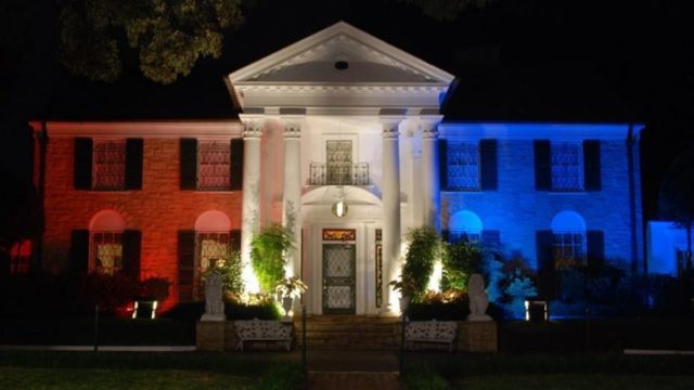 These Are The Most Patriotic Houses In America!