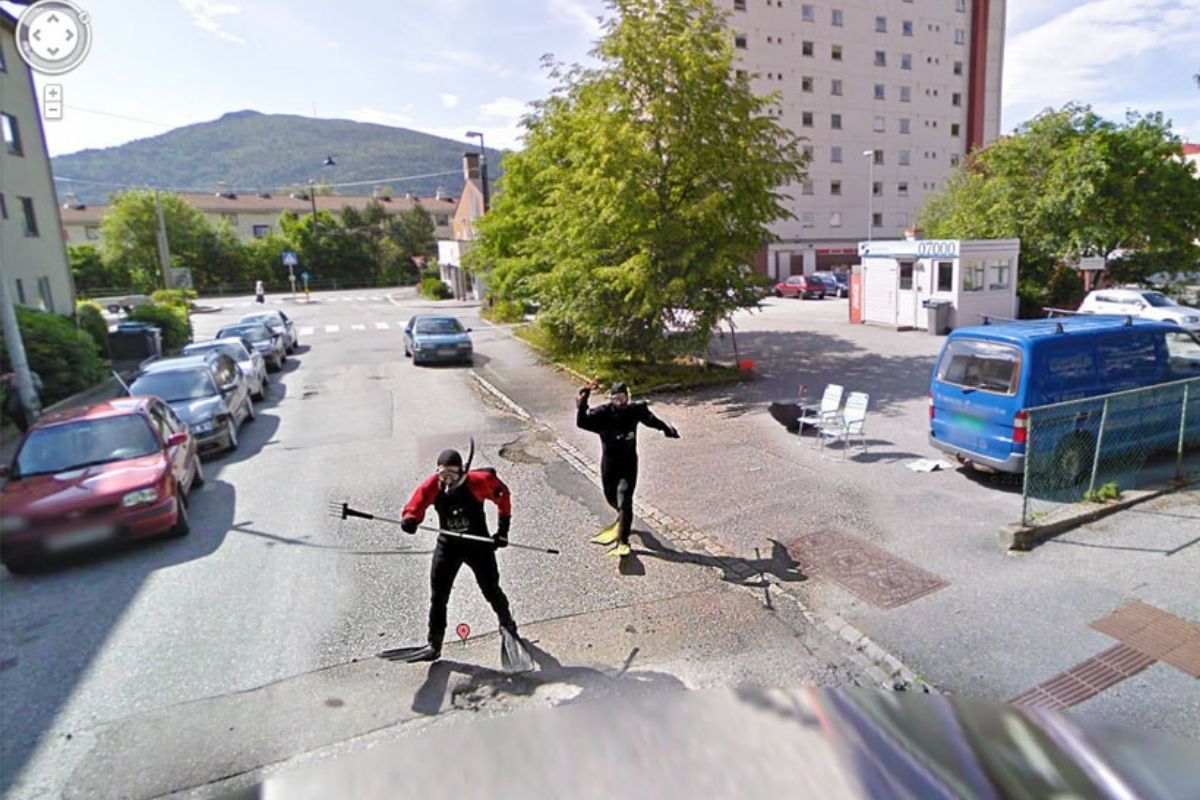 Scuba Divers