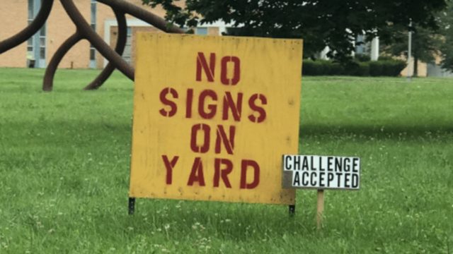 The Funniest Yard Signs You’ve EVER Seen