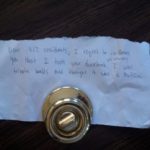 Hilarious Neighbor’s Note Goes Viral 🤣